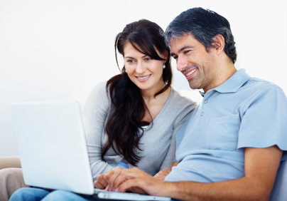 Egg Donor Couple on Computer